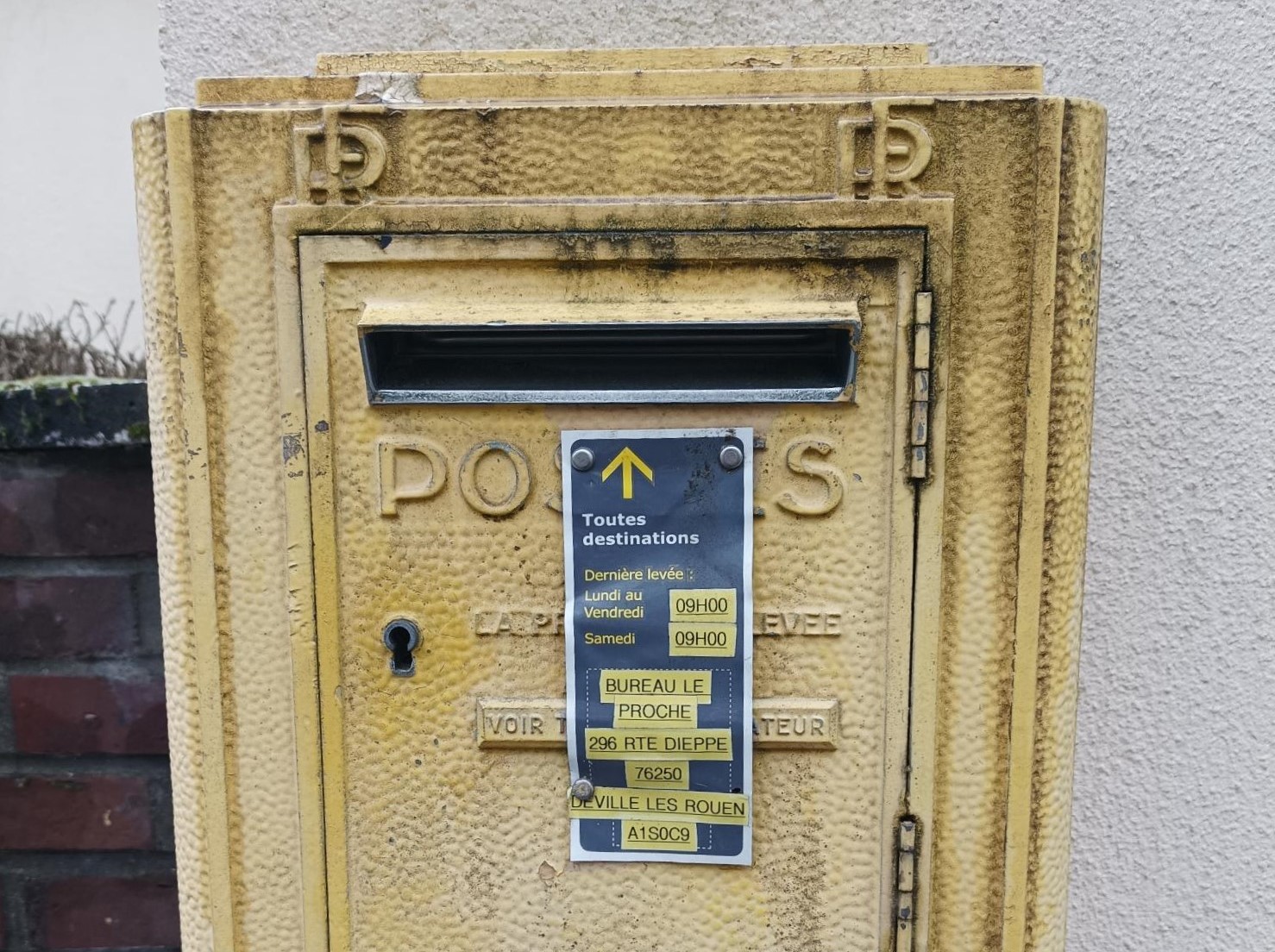 Conséquences de la hausse des tarifs postaux | Saisine du ministre